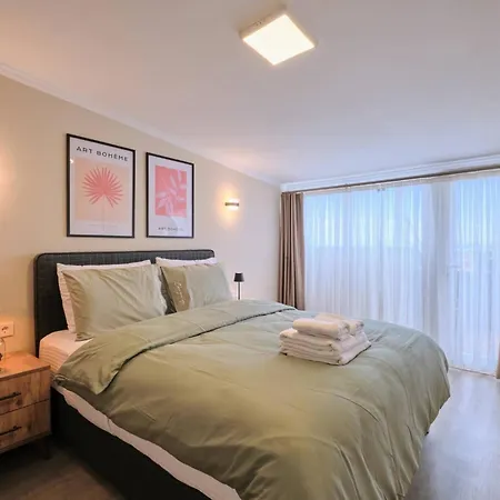 Refined 2br With Terrace And Bosphorus View דירה