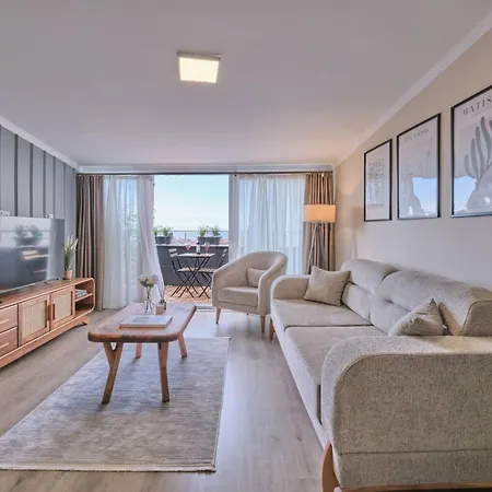 Refined 2br With Terrace And Bosphorus View דירה איסטמבול