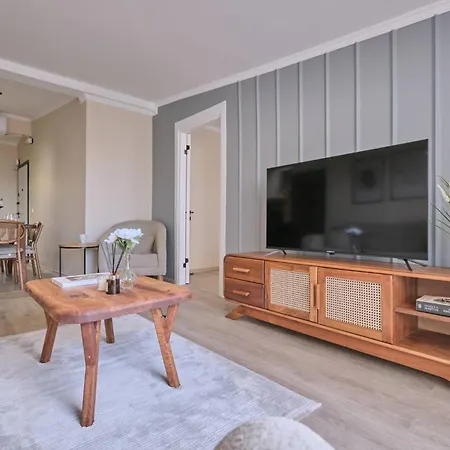 Refined 2br With Terrace And Bosphorus View איסטמבול