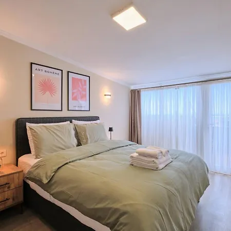 Refined 2br With Terrace And Bosphorus View דירה