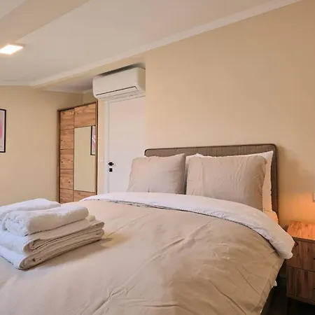 Refined 2br With Terrace And Bosphorus View *