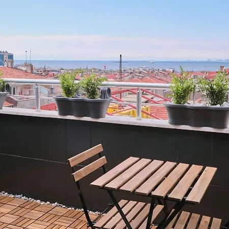 Refined 2br With Terrace And Bosphorus View *